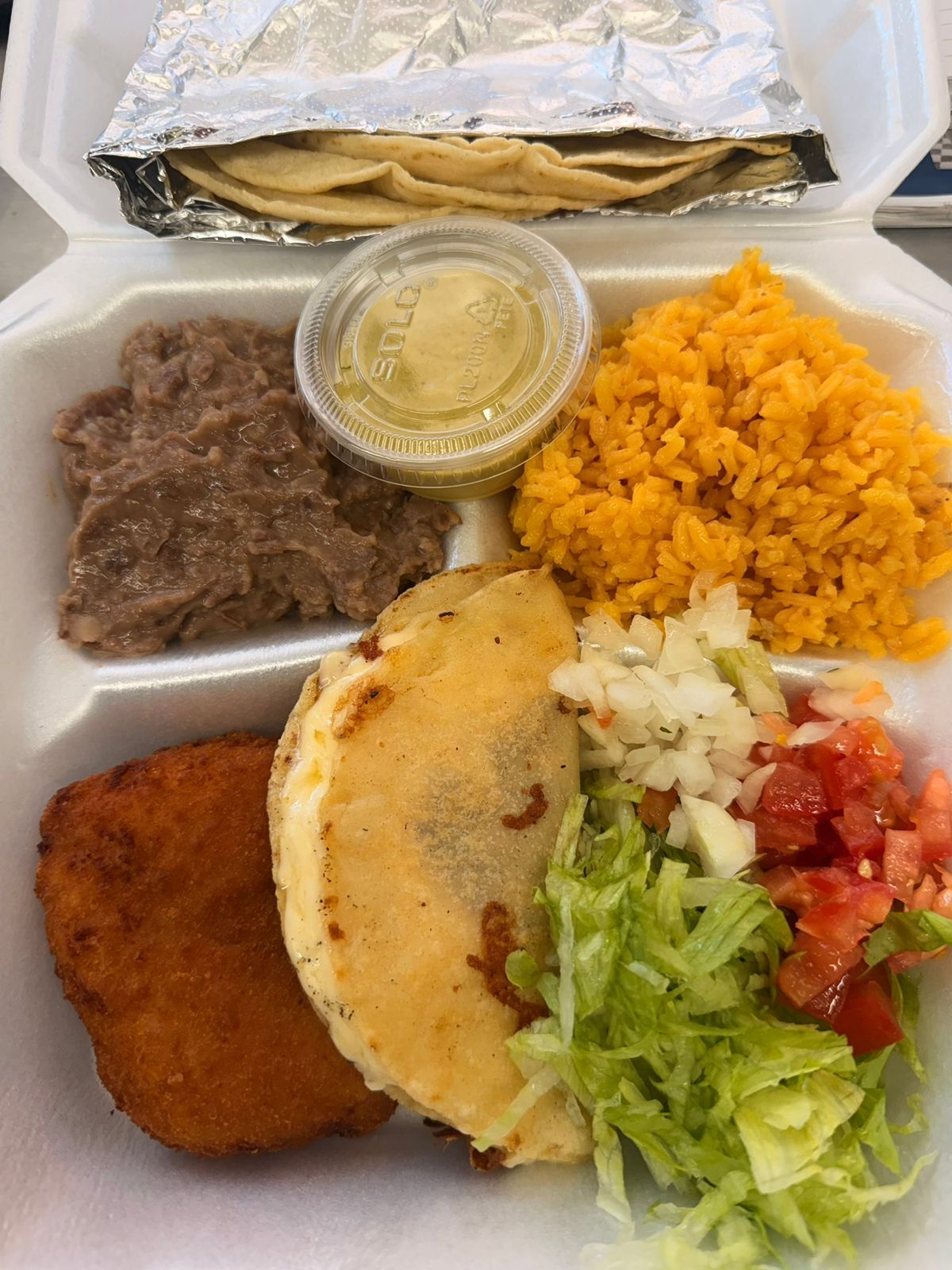 platillo de pollo empanizado